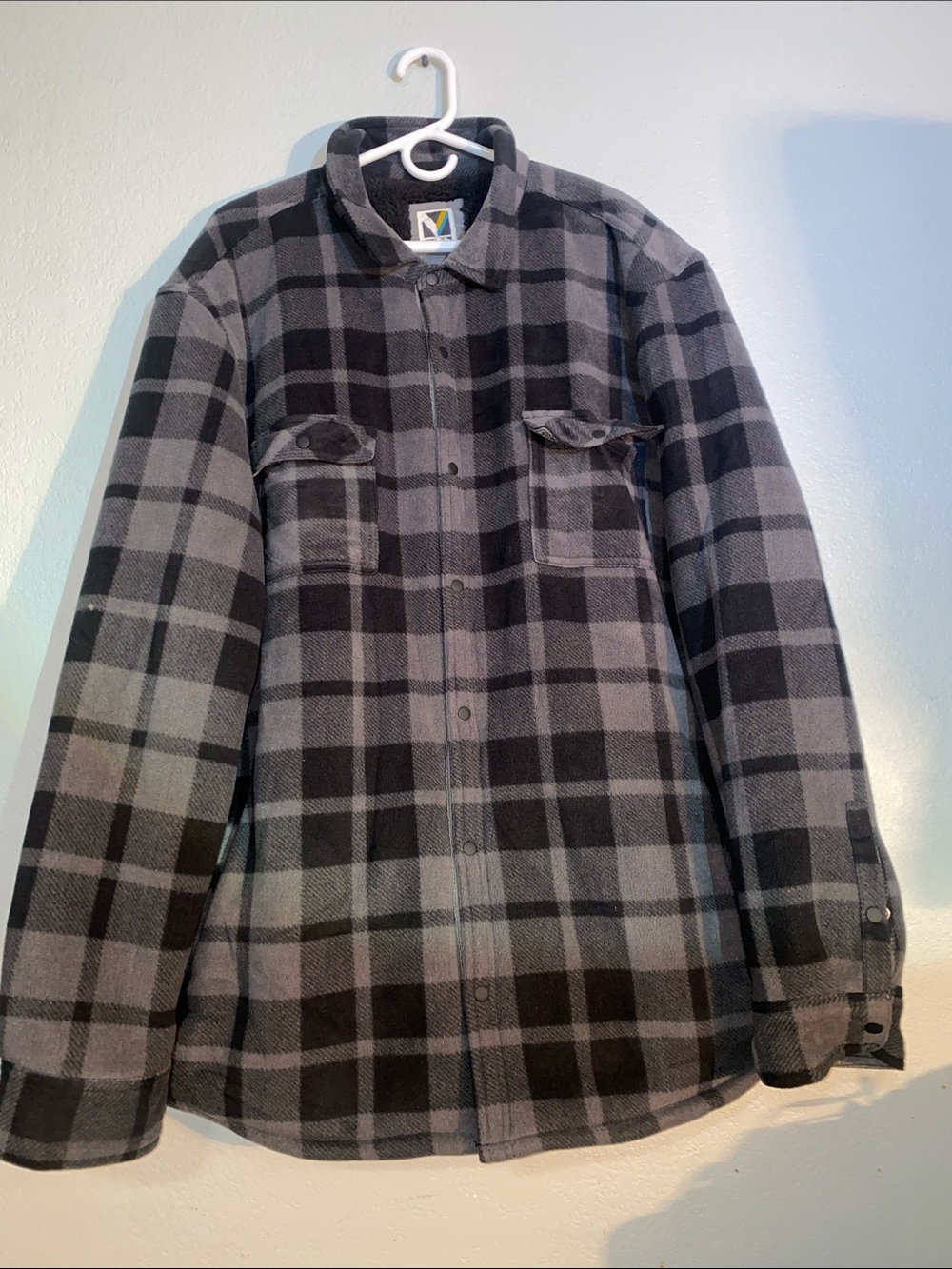 Men's Black & Gray Plaid Button-Up Jacket sherpa